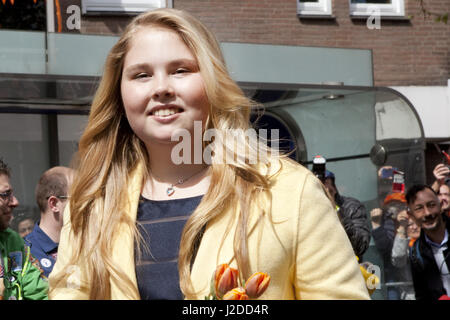 Aprile 27, 2017 - Tilburg, Noord-Brabant, Paesi Bassi - Tilburg, Paesi Bassi. Kingsday 2017 in Olanda . La famiglia reale celebra il cinquantesimo anniversario del Re Willem-Alexander oggi a Tilburg. Ritratto di erede al trono la principessa Amalia (Catharina-Amalia Beatrix Carmen Victoria, Prinsess di Orange, principessa dei Paesi Bassi, Principessa di Orange-Nassau) Lei è il più vecchio figlio di Re Willem-Alexander dei Paesi Bassi e della regina MÃ¡xima.presenti sono: Re Willem-Alexander, regina MÃ¡xima e le loro tre figlie Amalia, Ariane e Alexia. Ci sono anche il principe Constantijn, Il principe La Foto Stock