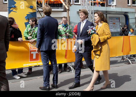 Aprile 27, 2017 - Tilburg, Noord-Brabant, Paesi Bassi - Tilburg, Paesi Bassi. Kingsday 2017 in Olanda . La famiglia reale celebra il cinquantesimo anniversario del Re Willem-Alexander oggi a Tilburg. Ritratto della Principessa Anita e Prins Pieter-Christiaan di Orange-Nassau, van Vollenhoven. Presenti sono: Re Willem-Alexander, regina MÃ¡xima e le loro tre figlie Amalia, Ariane e Alexia. Ci sono anche il principe Constantijn, Principe Laurentien, Principe Maurits, Principessa Marilene, Principe Bernard, Princess Annette, Principe Pieter-Kristiaan, Principessa Anita, Principe Floris e la principessa Aimée. (Credito Foto Stock