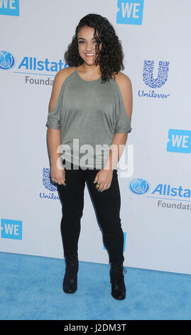 Los Angeles, California, USA. 27 apr, 2017. L'attrice LAURIE HERNANDEZ al ''Abbiamo giorno'' evento tenutosi presso il Forum, Inglewood, Los Angeles Credito: Paolo Fenton/ZUMA filo/Alamy Live News Foto Stock