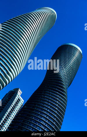 Condominio assoluto; torri 4 e 5 (La Marilyn Monroe torri) Mississauga, sbucciare la regione, Ontario, Foto Stock