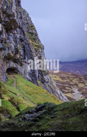 Escursioni in Scozia non ottengono più gratificante. L'osso le grotte sono uno dei migliori escursioni in giornata in Sutherland, UK. Foto Stock