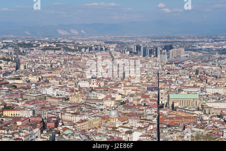 Vista in elevazione di Napoli da Castel Sant'Elmo, Italia Foto Stock