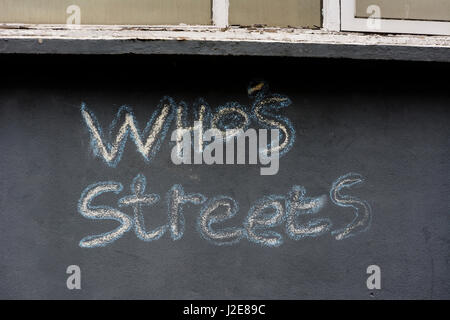 Il Cornerhouse palazzo, una volta un cinema popolare presso la stazione ferroviaria di Oxford Road presi in consegna dagli occupanti abusivi. Foto Stock