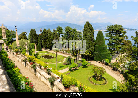 White Peacock. Palazzo Giardino italiano Isola Bella. Isole Borromee. Lago Maggiore, Italia. Foto Stock