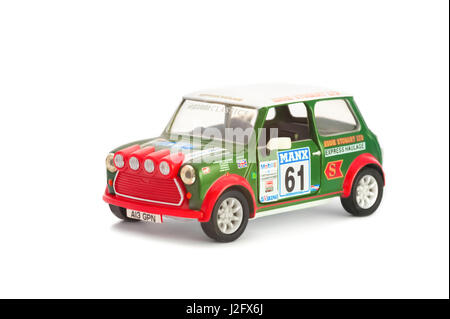 Corgi fabbricati in scala 1:32 pressofuso modello in miniatura di un MK 1 Mini Cooper in Eddie Stobart livrea; originariamente disputato il British MSA Manx rally Foto Stock