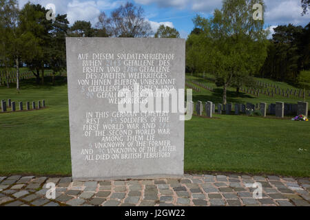 Pietre grave presso il Cimitero di Guerra Tedesco si trova a Cannock Chase. Staffordshire Foto Stock