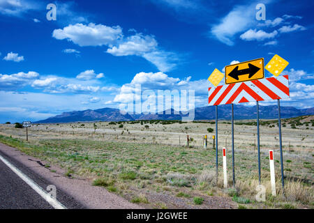 Autostrada 78, Nuovo Messico, alte praterie alpine e le nuvole. Fine dell'Autostrada 78 presso l'autostrada 180 giunzione (formato di grandi dimensioni disponibili) Foto Stock