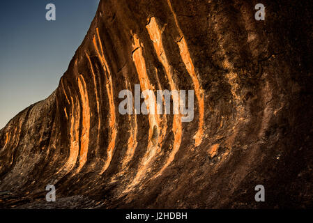 Grotta collina a Victoria rock a sud di Coolgardie in Great Western Woodlands dell Australia Occidentale Foto Stock