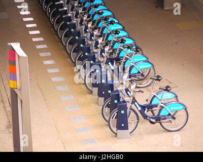 Londra noleggio bici, cicli di Santander. Londra, Inghilterra, Regno Unito. Foto Stock