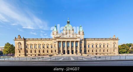 Vista panoramica della costruzione del Tribunale amministrativo federale di Germania (Bundesverwaltungsgericht) di Lipsia, in Sassonia, Germania Foto Stock