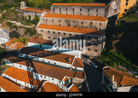 Vista superiore del case Villa Gaia de Nova dal Dom Luis I ponte in ferro, Porto, Portogallo. Foto Stock