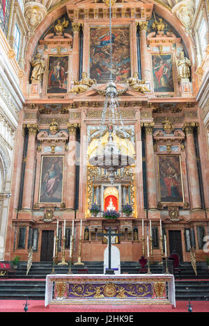 CORDOBA, Spagna - 04 April, 2017: la cattedrale cattolica del Madinat al-Zahra a Cordoba il 04 aprile 2017, la mediana , Spagna, Medina ospita un c Foto Stock