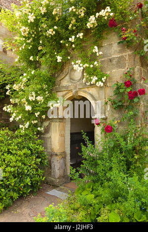 Ingresso alla casa padronale, Bateman's, la casa dello scrittore Rudyard Kipling, East Sussex, Gran Bretagna Foto Stock