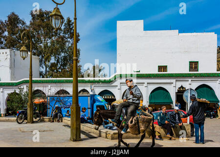 Ambiente popolare. Moulay Idriss. Meknes, Marocco, Africa del Nord Foto Stock