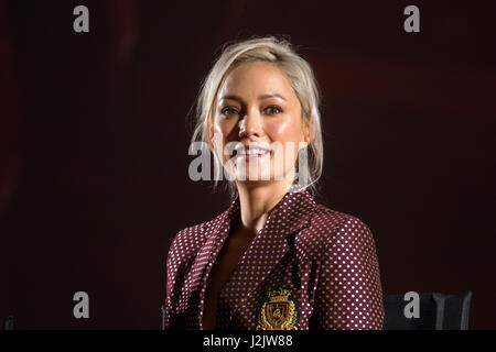 Mosca, Russia. 27 apr, 2017. Alla premiere "guardiani della galassia Vol. 2' film al KARO 11 Oktyabr Cinema attrice francese Klementieff Pom. Foto Stock