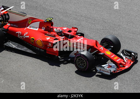 Sochi, Russia. 29 apr, 2017. Ferrarista Kimi Raikkonen di Finlandia gare durante la terza sessione di prove libere della Formula Uno russo Grand Prix a Sochi circuito Autodrom a Sochi, Russia, Aprile 29, 2017. Credito: Wu Zhuang/Xinhua/Alamy Live News Foto Stock