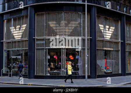 Emporio Armani Glasgow store shop carrello Foto Stock