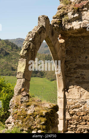 Sant'Ilpize, arcata in pietra di antiche rovine, alta Loira, Alvernia, Francia, Europa Foto Stock