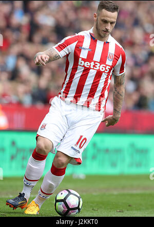 Il Marko Arnautovic di Stoke City durante la partita della Premier League allo stadio bet365, Stoke. PREMERE ASSOCIAZIONE foto. Data immagine: Sabato 29 aprile 2017. Vedi PA storia CALCIO Stoke. Il credito fotografico dovrebbe essere: Martin Rickett/PA Wire. RESTRIZIONI: Nessun utilizzo con audio, video, dati, elenchi di apparecchi, logo di club/campionato o servizi "live" non autorizzati. L'uso in-match online è limitato a 75 immagini, senza emulazione video. Nessun utilizzo nelle scommesse, nei giochi o nelle pubblicazioni di singoli club/campionati/giocatori. Foto Stock