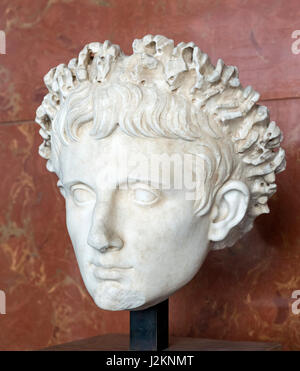 Testa di marmo dell'Imperatore Augusto, (63 BC-14 AD), fondatore dell'Impero Romano e il suo primo imperatore, data c.27 BC Foto Stock