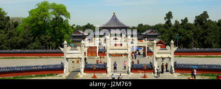 Cina, Pechino, Distretto di Chongwen, Tempio del Paradiso (Tian Tan) elencati come patrimonio mondiale dall'UNESCO, il Parco Tiantan templi sono un'architettura unica e un luogo simbolico Foto Stock