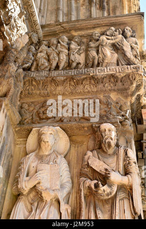 Francia, Gard, Saint Gilles, XII e il XIII secolo abbazia, elencato come patrimonio mondiale dall UNESCO sotto la strada di St Jacques de Compostela in Francia, provenzale stile romanico Foto Stock