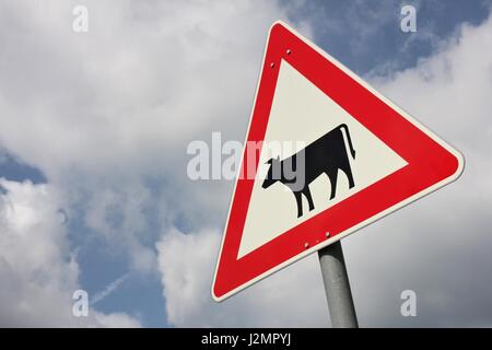 Il tedesco cartello stradale: animali domestici crossing Foto Stock