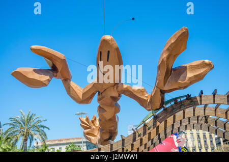 Il Gambrinus da Javier Mariscal è un fumetto-come pezzo di arte commissionata per il 1992 Giochi Olimpici di Barcellona situato sul Passeig de Colom. Foto Stock