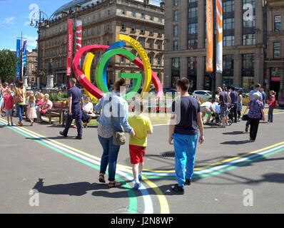 2014 Giochi del Commonwealth Big G in Glasgow con i giochi logo scultura ora in Glasgow Green in mostra a George Square al momento Foto Stock