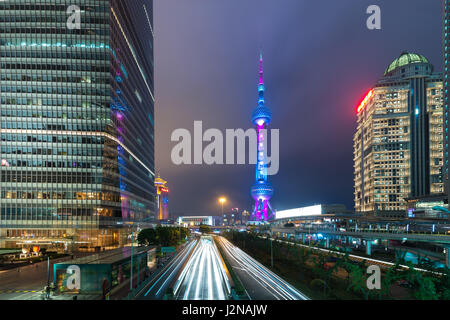 Il grattacielo di Shanghai in Lujiazui Shanghai il quartiere finanziario in Cina a Shanghai. Foto Stock