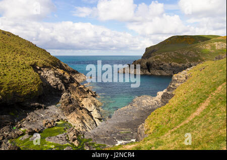 Vista costiera porto Quin in North Cornwall Foto Stock