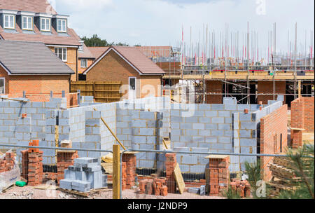 Cresswell Park da Cala Case. Un nuovo sviluppo di alloggiamento essendo costruito in Angmering, West Sussex, in Inghilterra, Regno Unito. Foto Stock
