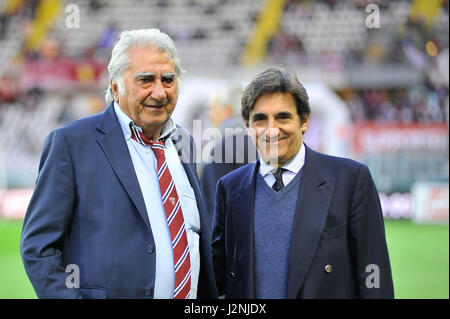 Torino, Italia. Il 29 aprile, 2017. Urbano Cairo Presidente Torino FC e suo padre pre match Serie A TIM tra Torino FC e la Sampdoria. Stadio Olimpico Grande Torino il 29 aprile 2017 a Torino, Italia - Credit: FABIO PETROSINO/Alamy Live News Foto Stock