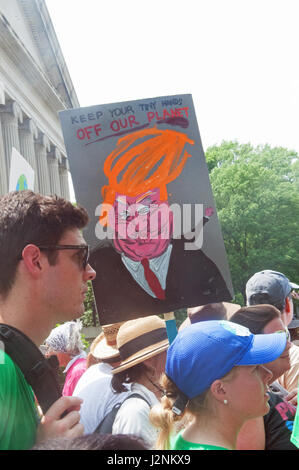 Washington DC, Stati Uniti d'America. Il 29 aprile, 2017. I dimostranti partecipare la gente il clima di marzo. Kirk Treakle/Alamy Live News Foto Stock