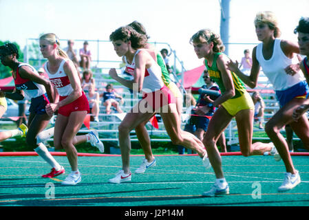 Mary Decker competere nel 1982 USA /Moble via e campionati di campo Foto Stock