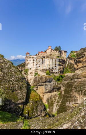 Vista distante sul Grand Meteoro monastero, Grecia Foto Stock