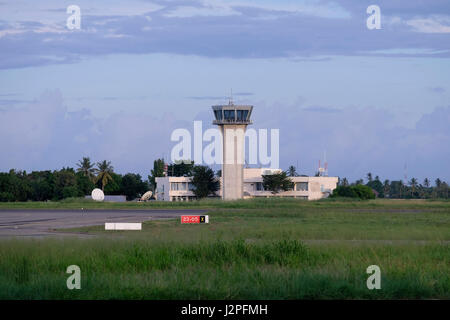 Torre di controllo del traffico aereo dell'aeroporto Julius nyerere di Dar es Salaam, la più grande città della Tanzania nell'Africa orientale Foto Stock