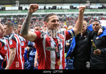 Sheffield United's Billy Sharp celebra vincendo il campionato dopo il Cielo lega Bet One corrispondono a Bramall Lane, Sheffield. Foto Stock