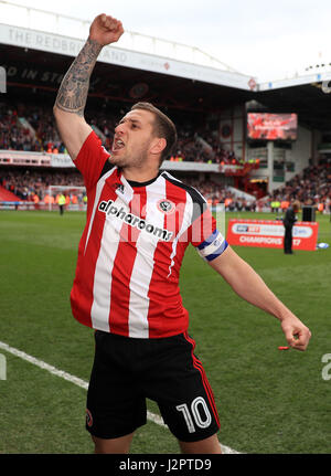 Sheffield United's Billy Sharp celebra vincendo il campionato dopo il Cielo lega Bet One corrispondono a Bramall Lane, Sheffield. Foto Stock