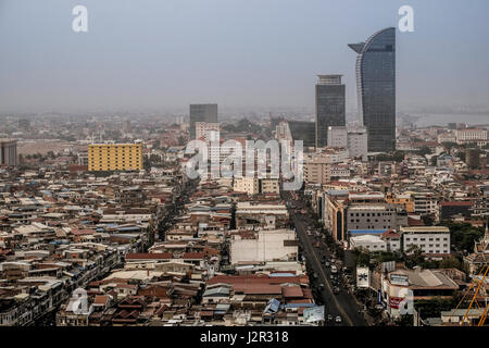 Phnom Penh city centre e sullo skyline - Cambogia il capitale Foto Stock