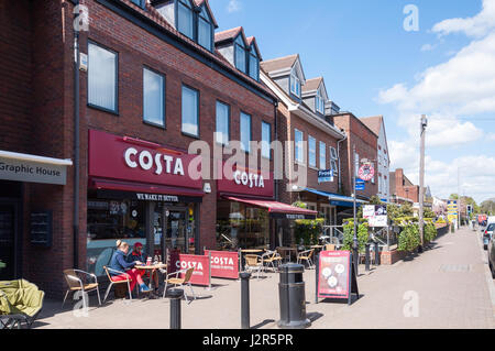 Il Broadway, Beaconsfield Road, Farnham Common, Buckinghamshire, Inghilterra, Regno Unito Foto Stock