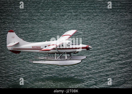 Idrovolante lo sbarco nel porto di Juneau, in Alaska. Foto Stock