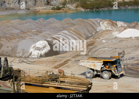 Dumper a Cemex cava in fori di Colomba High Peak District del Derbyshire nr Buxton. Foto Stock