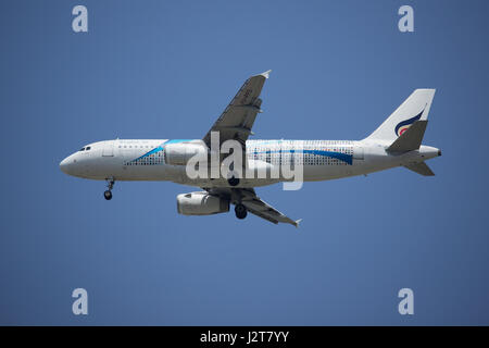 CHIANG MAI, Thailandia - Aprile 29 2017: HS-PPD Airbus A320-200 di Bangkokairway. Lo sbarco a Chiangmai dall'Aeroporto Bangkok Suvarnabhumi. Foto Stock