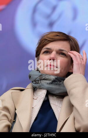 Vienna, Austria. 1st maggio, 2017. Il tradizionale maggio della SPÖ Vienna si terrà il giorno dei lavori sotto il motto "libertà, uguaglianza, giustizia, solidarietà", a immagine del Ministro federale Pamela Rendi-Wagner(SPÖ). Credit: Franz PERC/Alamy Live News Foto Stock