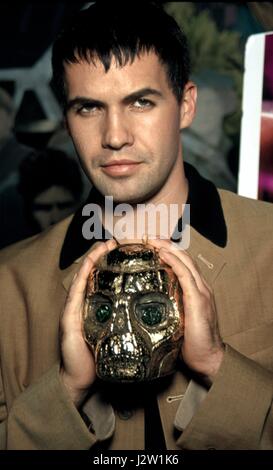 Billy Zane donando 'fantasma' Memorabilia al Planet Hollywood Atlantic City, NJ 25 maggio 1996 Scott Weiner/ MediaPunch Foto Stock