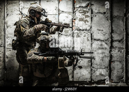 Army Ranger nel campo uniformi Foto Stock