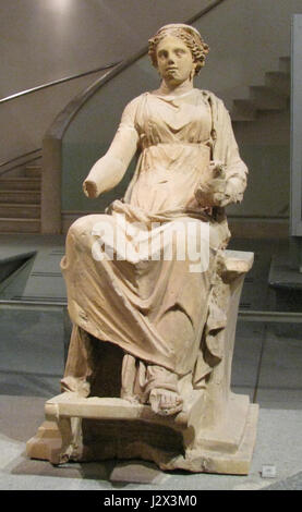 Immagine o riferimento a Demetra ad Ariccia, Italia, concentrandosi sul collegamento della mitologia classica con il luogo. Foto Stock