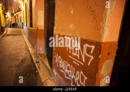 Graffiti sul muro di casa a Siviglia, Spagna Foto Stock