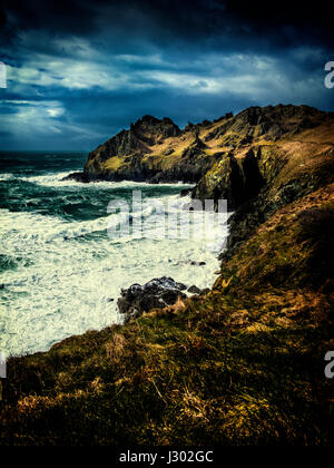 Scogliere vicino al punto di partenza nel Devon, Inghilterra sudoccidentale Foto Stock